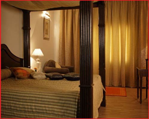 Udai Vilas Palace - Guestroom